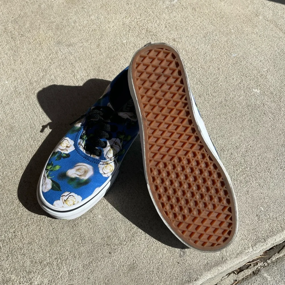 Vans - Picture 2 of 3